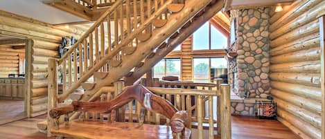 House (5 Bedrooms) | Interior