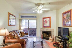 Apartment (1 Bedroom) | Interior - Phoenix Couples Condo w/ Deck & Resort Amenities! (Phoenix)