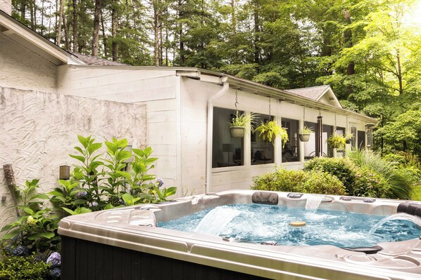 Interior - 'casa Reál' ~ Expansive Woodstock House w/ Hot Tub (Woodstock)