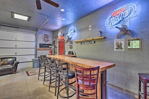 House (3 Bedrooms) | Interior - Cabin 1 Mi to Sand Valley, 1 Block to Beach (Nekoosa)
