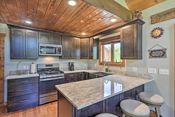 House (3 Bedrooms) | Interior