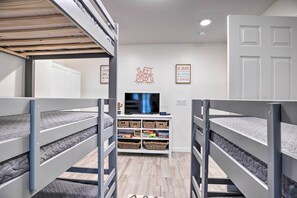 House (4 Bedrooms) | Interior