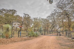 House (1 Bedroom) | Interior - 'august Schmidt' Fredericksburg Cottage w/ Hot Tub (Fredericksburg)