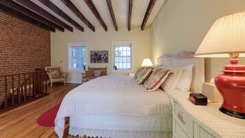 Apartment (0 Bedroom) | Interior