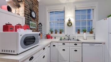 Apartment (0 Bedroom) | Interior