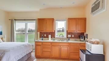 Apartment (0 Bedroom) | Interior