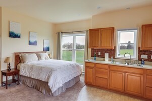 Apartment (0 Bedroom) | Interior