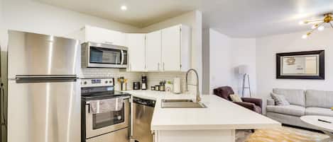 Căn hộ (1 Bedroom) | Bếp riêng | Lò vi sóng, lò nướng, bếp nấu, máy rửa bát