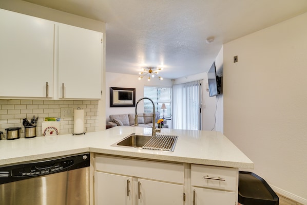 Apartamento (1 Bedroom) | Cozinha privada | Micro-ondas, fogão, cooktop, lava-louças