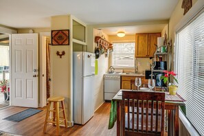 Apartment (0 Bedroom) | Interior