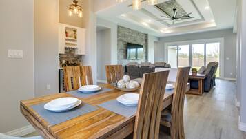 House (3 Bedrooms) | Interior