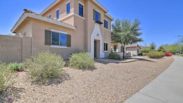 Cottage (3 Bedrooms) | Front of property