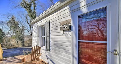 Cozy Bristol Home w/ Yard ~ 1 Mile to Downtown!