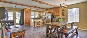 2 Mi to Dtwn Phoenix: Cottage w/ Private Yard!