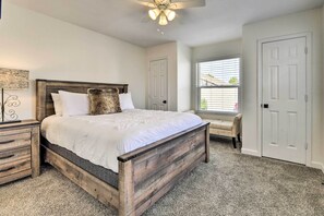 House (4 Bedrooms) | 4 bedrooms, iron/ironing board, bed sheets - Updated Gilbert Home w/ Pool, Outdoor Dining Area (Gilbert)
