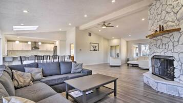 House (5 Bedrooms) | Front of property