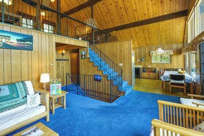 House (5 Bedrooms) | Interior