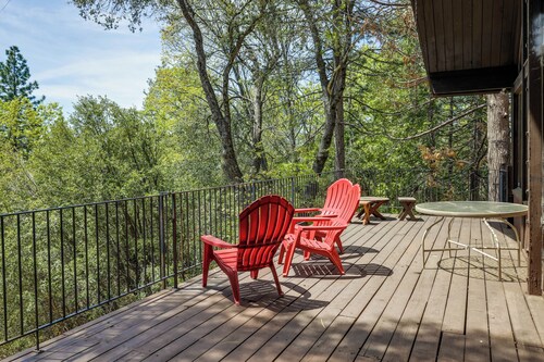 Hike, Bike & Golf: Peaceful Cabin in Twain Harte!