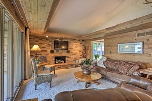 House (3 Bedrooms) | Living area | TV, fireplace - Charming Sturgis Home < 1 Mi to Downtown! (Sturgis)