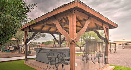 Phoenix 'kick Back Corral' w/ Outdoor Oasis!