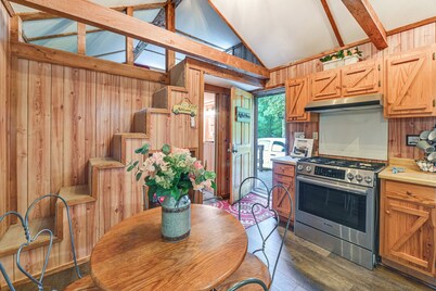 Cabin on Working Highland Cattle Farm in Kentucky