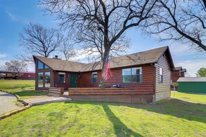 House (2 Bedrooms) | Interior - Incredible Log Home: 1 Mile From Lake Tenkiller (Vian)