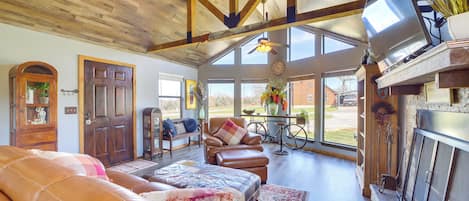 House (2 Bedrooms) | Interior