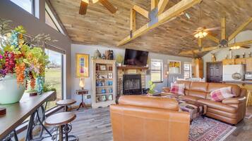 House (2 Bedrooms) | Interior