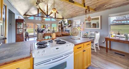 Incredible Log Home: 1 Mile From Lake Tenkiller