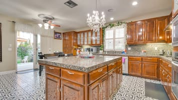 House (Multiple Bedrooms) | Private kitchen | Microwave, oven, stovetop, dishwasher