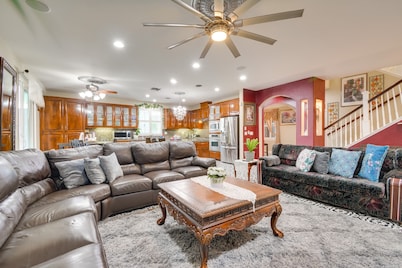 Luxe Atwater Home w/ Patio: 10 Mi to Yosemite Lake