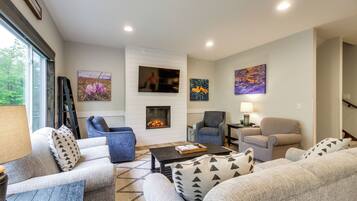 Apartment (5 Bedrooms) | Front of property