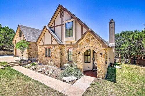 Game Room + 1-acre Yard! Lake Travis Retreat