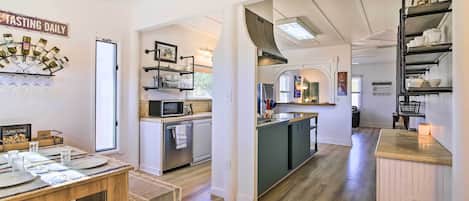 House (2 Bedrooms) | Interior