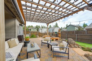 Interior - Hot Tub + Fire Pit: Modern Flagstaff Home (Flagstaff)