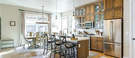 House (4 Bedrooms) | Interior