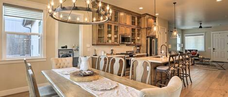 House (4 Bedrooms) | Interior