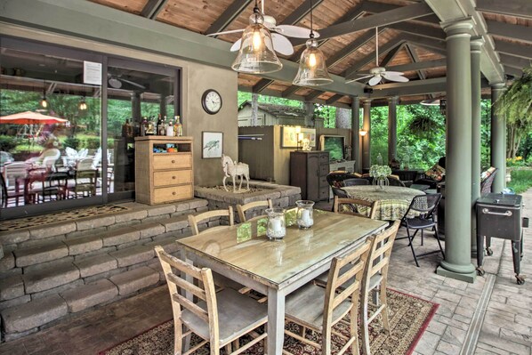 House (5 Bedrooms) | Interior