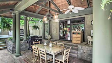 House (5 Bedrooms) | Interior