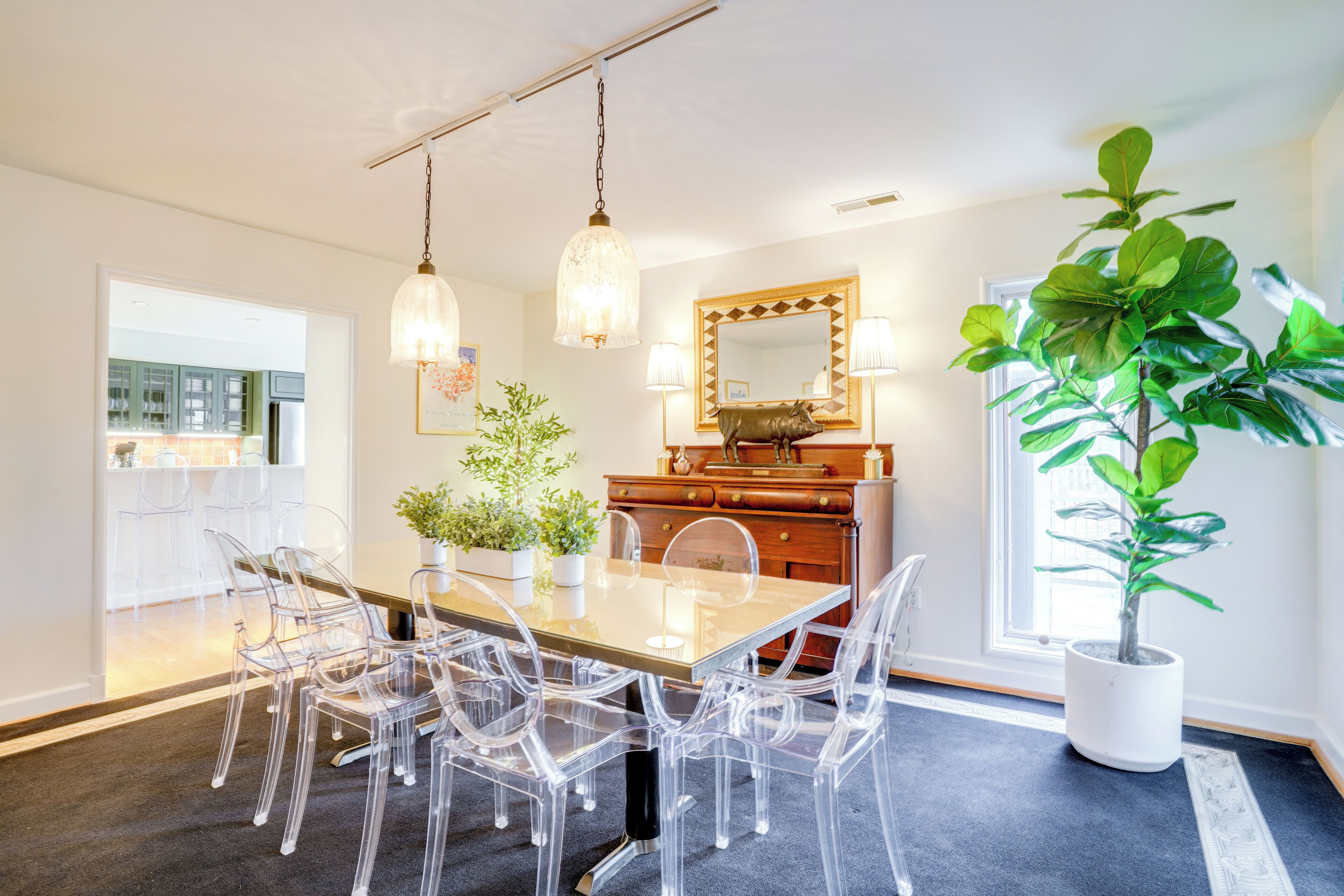 House (5 Bedrooms) | Interior