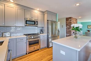 House (3 Bedrooms) | Interior