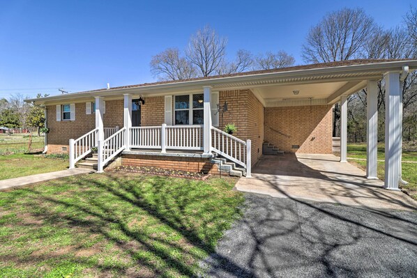 House (2 Bedrooms) | Front of property