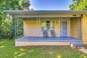 House (2 Bedrooms) | Interior - Quaint Oxford Home ~ 2 Mi to Ole Miss & The Grove! (Oxford)
