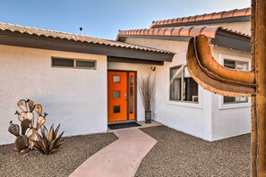 House (3 Bedrooms) | Interior - Deck & Indoor Pickleball Court: West Sedona Home! (Sedona)