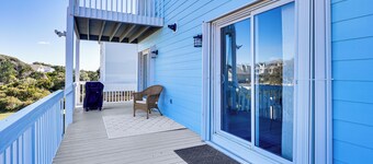 Oceanside Oak Island Getaway: For Families & Pets!