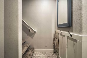 Apartment (2 Bedrooms) | Interior - Pet-friendly Scottsdale Retreat w/ Pool & Balcony! (Scottsdale)