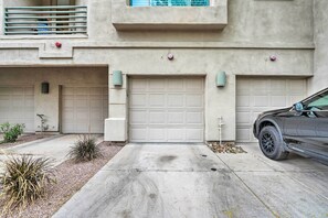 Apartment (2 Bedrooms) | Interior - Pet-friendly Scottsdale Retreat w/ Pool & Balcony! (Scottsdale)