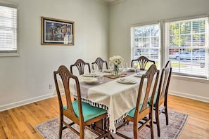Dining - Bright & Cozy Charleston Home Near Downtown! (Charleston)