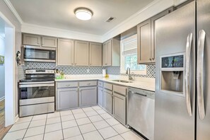 微波炉、烤箱、炉灶、洗碗机