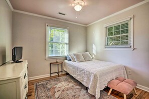 3 多间卧室、熨斗/熨衣板、床单